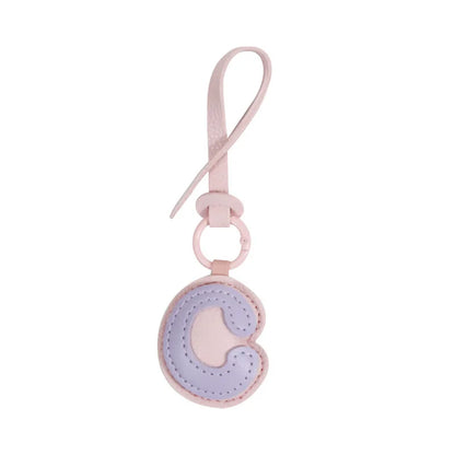 Charm lettre C effet cuir, duo de couleurs Lilas