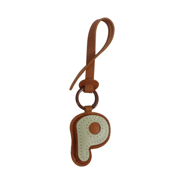 Charm lettre en cuir, le bijou de sac à ton initiale, coloris P · Vanille